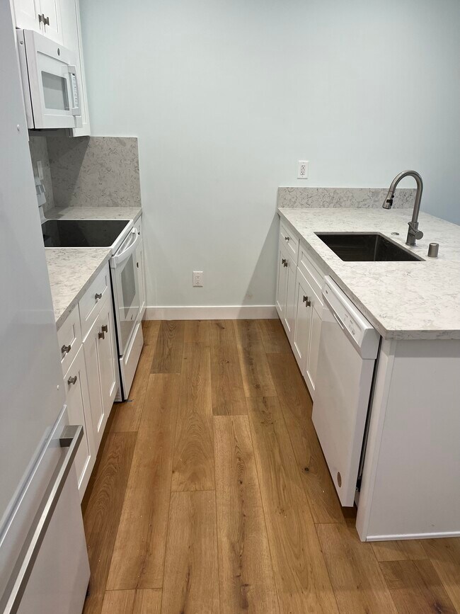 luxury vinyl floors - 5248 Comercio Ave