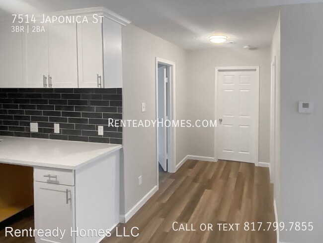 Building Photo - 3 br, 2 bath House - 7514 Japonica St