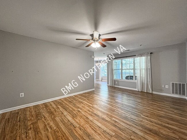 Building Photo - 635 Constellation Square SE