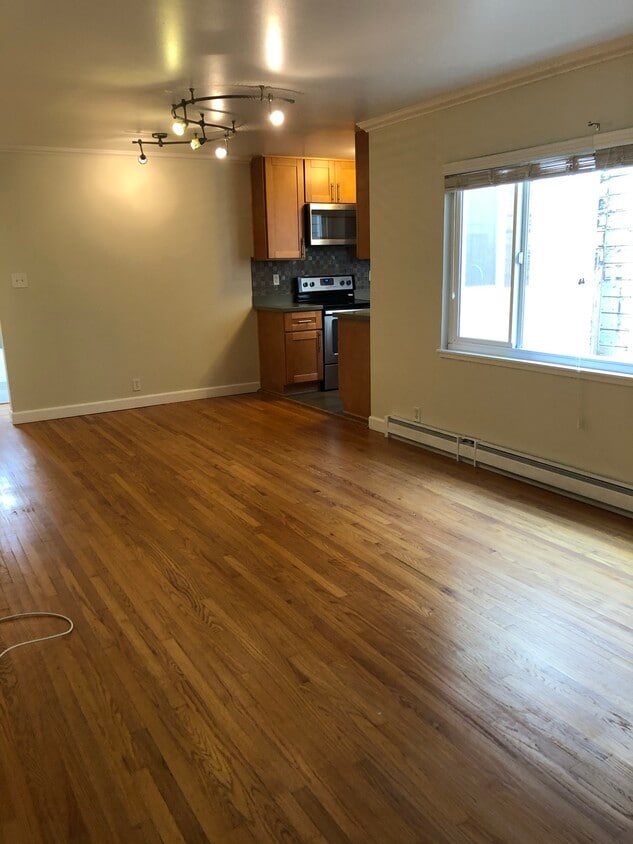 Primary Photo - 1110 Jackson St