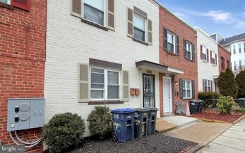 Building Photo - 2538 9th St NW