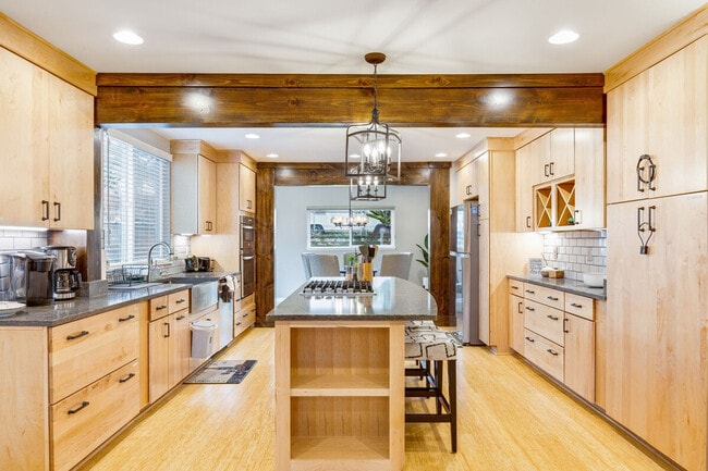 Building Photo - 5241 33rd Ave S