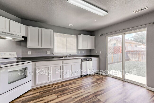 Foto del edificio - 438 Heritage Ln