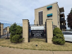 Building Photo - 2727 Hampton Ave
