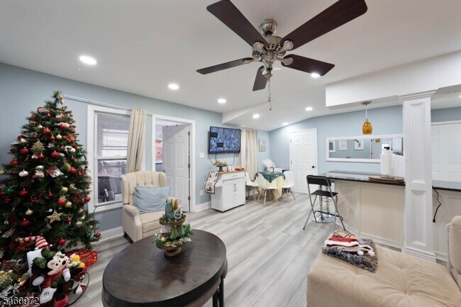 Building Photo - 376 Elmora Ave