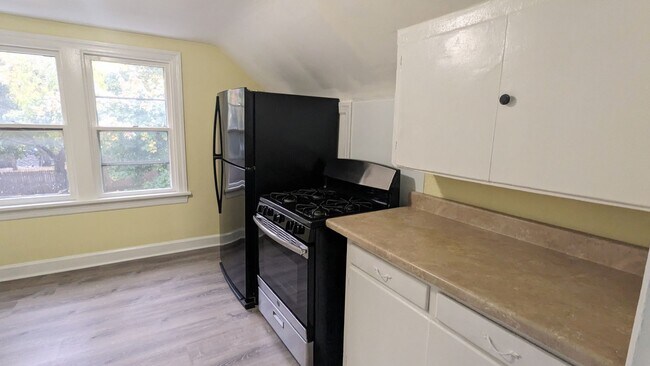 Building Photo - 489 Orchard Ave