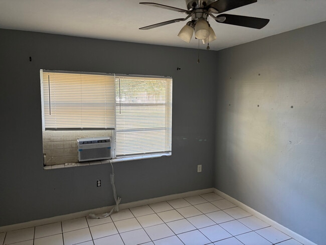 Foto del edificio - 2558 Congress St