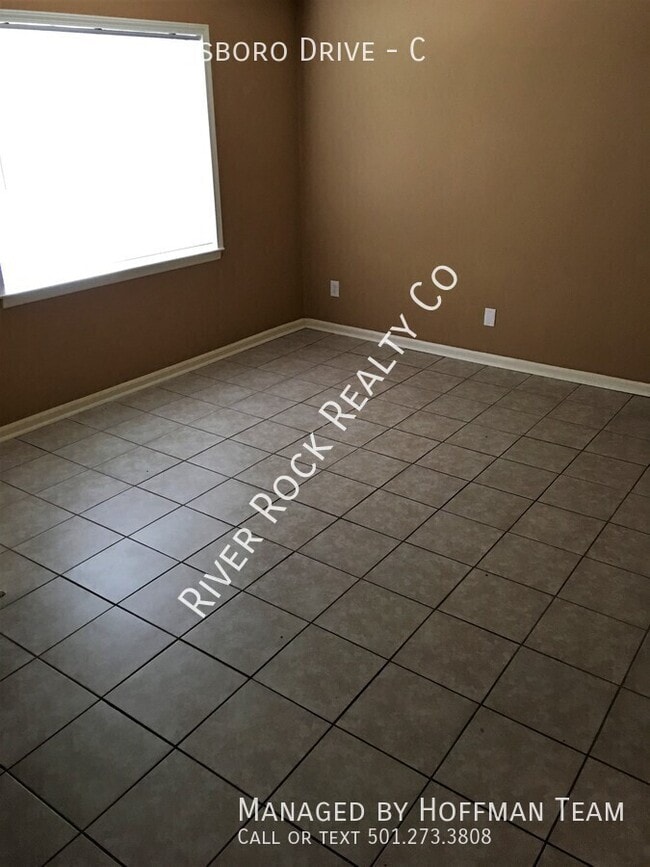 Building Photo - 6115 Queensboro Dr