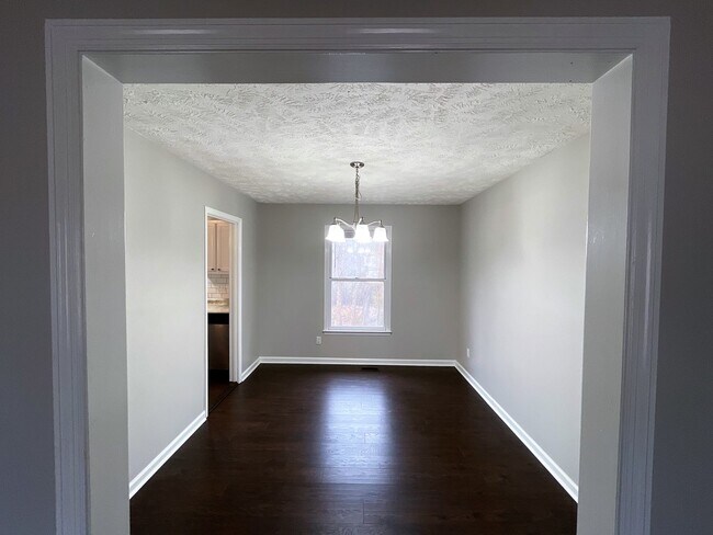 Building Photo - Updated 4 Bedroom / 3 Bathroom with In-Law Suite in Jack Britt School District!