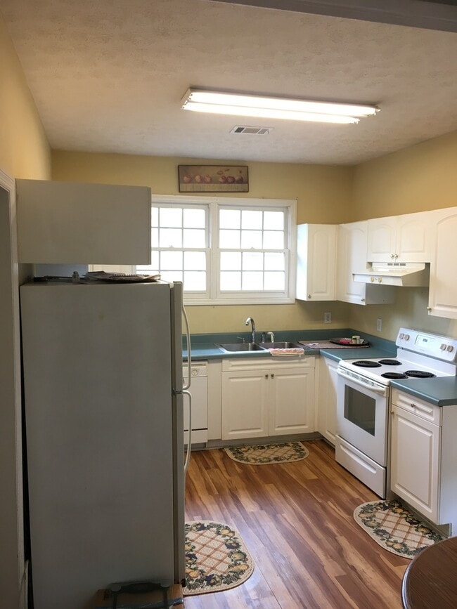 Foto del edificio - Available This Fall 2026!