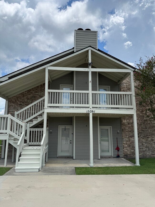 Building Photo - 15261 Jones Creek Village Ave