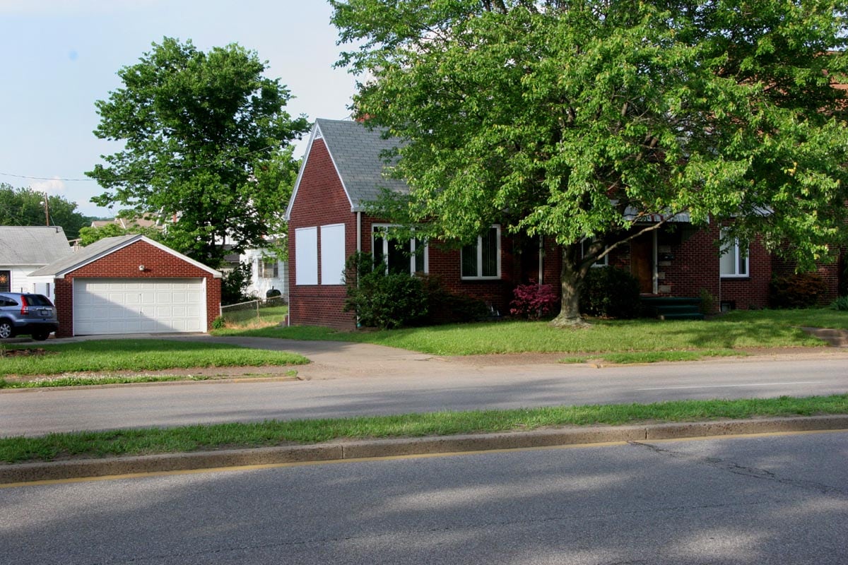 Primary Photo - 802 Kanawha Blvd W