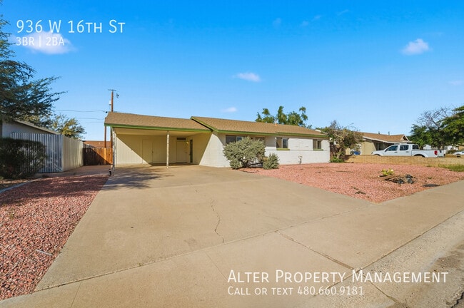 Building Photo - 936 W 16th St