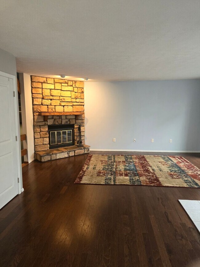 Building Photo - Monroeville Townhome for rent