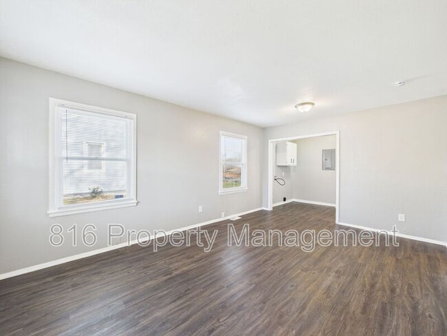 Foto del edificio - 721 N Rogers St