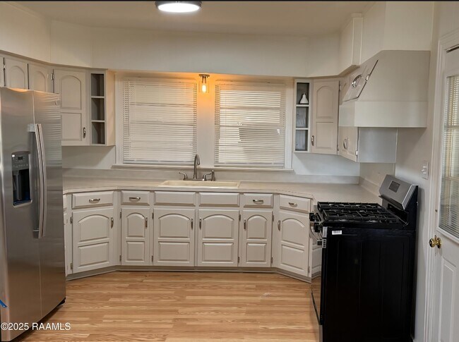 Foto del edificio - 2418 N University Ave