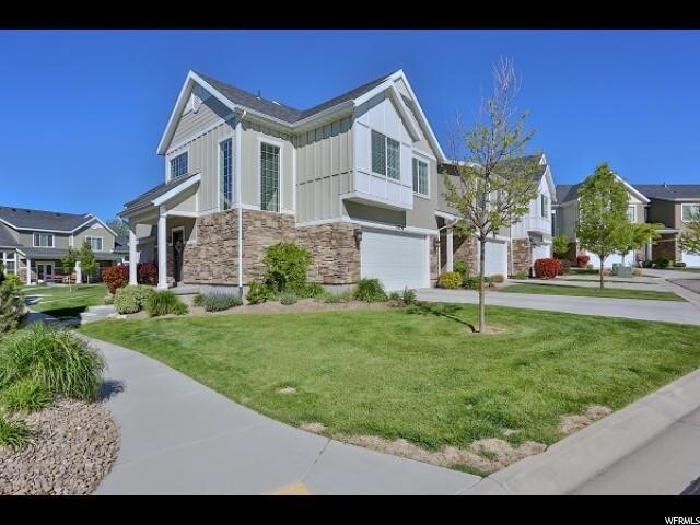 Primary Photo - 11736 Mansonia Dr E