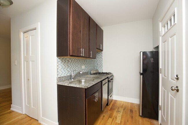 Foto del edificio - 2904 N Mildred Ave