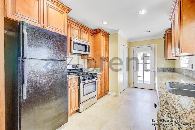 Foto del edificio - 4619 165th St