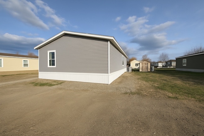 Building Photo - 7 Rainier St N