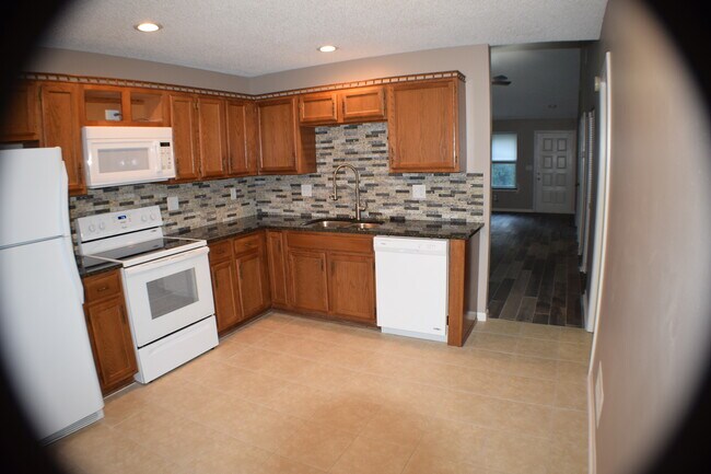 Foto del edificio - 8219 Northwest Mace Road