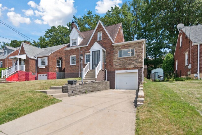Building Photo - 4125 Tuxey Ave