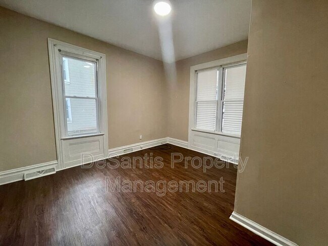 Building Photo - 240 Lafayette Ave