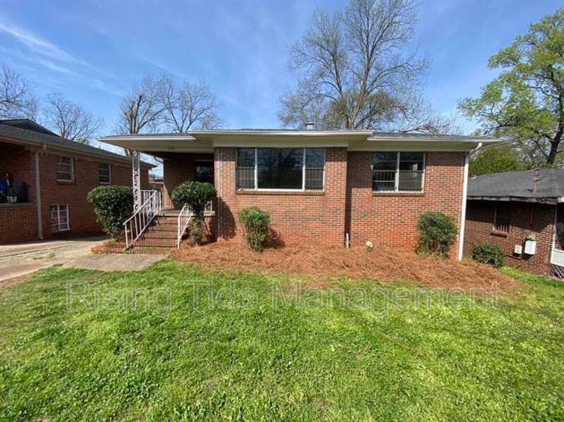 Primary Photo - 1536 18th Pl SW