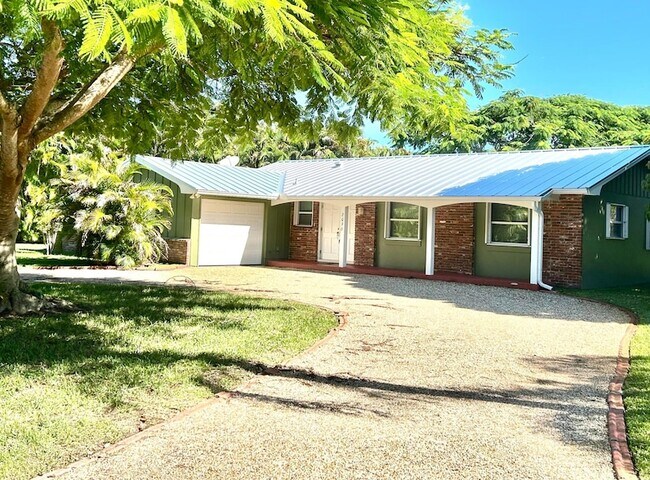Foto del edificio - 2095 NW Fork Rd