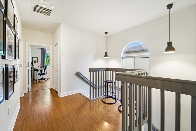 Building Photo - 2306 SW 36th Ave