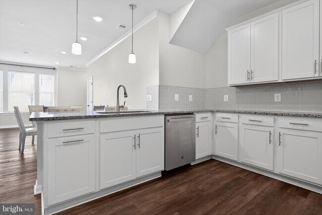 Foto del edificio - 14937 River Walk Way