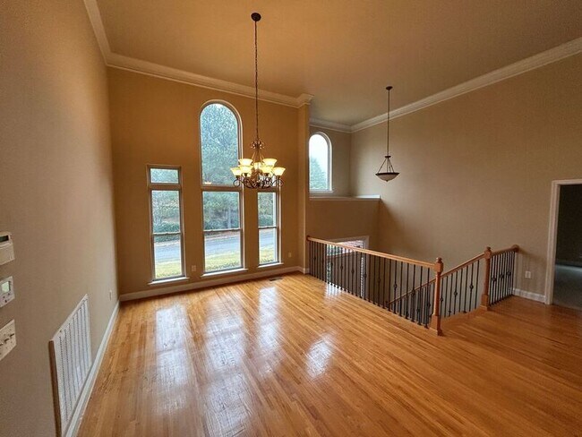 Building Photo - 104 Lakeland Ridge