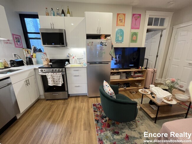 Foto del edificio - 833 Beacon St