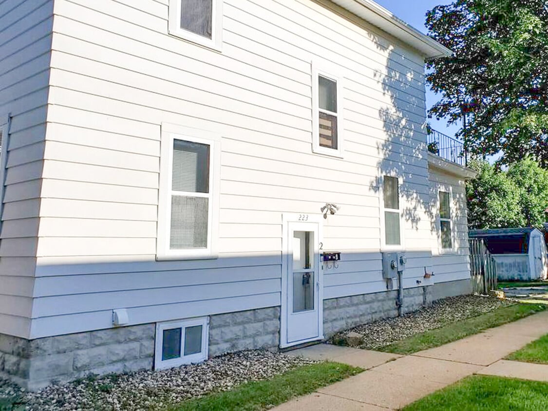 223 E Rose St, Owatonna, MN 55060 Townhome Rentals in Owatonna MN
