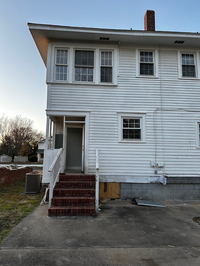 Building Photo - 222 S 13th St