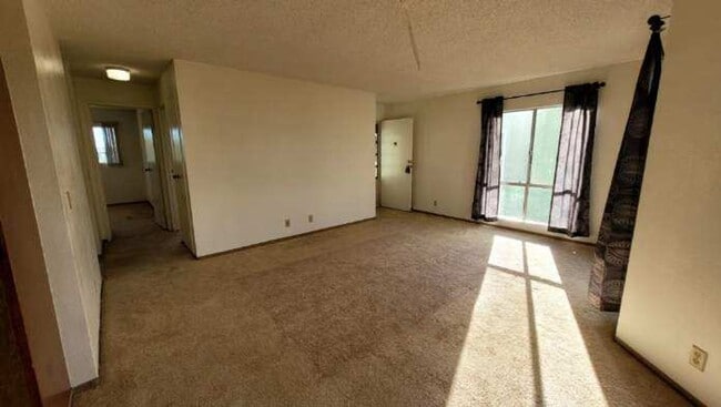 Foto del edificio - Mililani Parkway 2 Bedroom 1 Bath with 2 P...