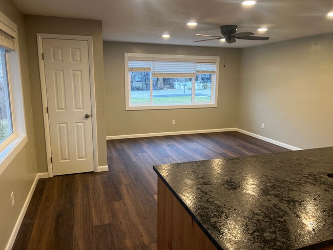 Building Photo - 1203-1205 S Elder St