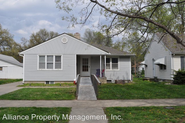 Building Photo - 724 Vattier St