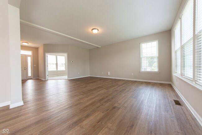 Foto del edificio - 7042 Pinnacle Dr