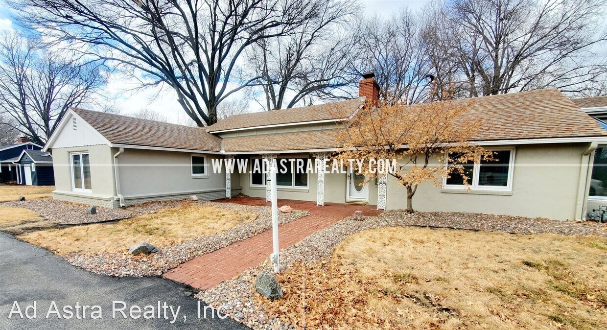 Primary Photo - 3 br, 2 bath House - 6500-1 W 77th Ter