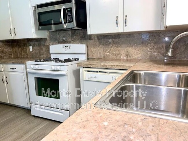 Foto del edificio - 4708 Red River St