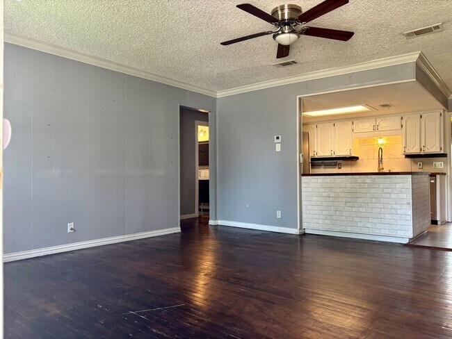 Building Photo - Charming 3-Bedroom Home in Birdville ISD!