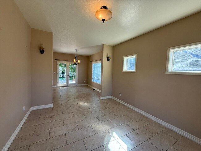 Building Photo - 4 Bedroom Home For Rent In The Dalles