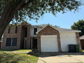 Building Photo - 5201 Tennis Villa Dr