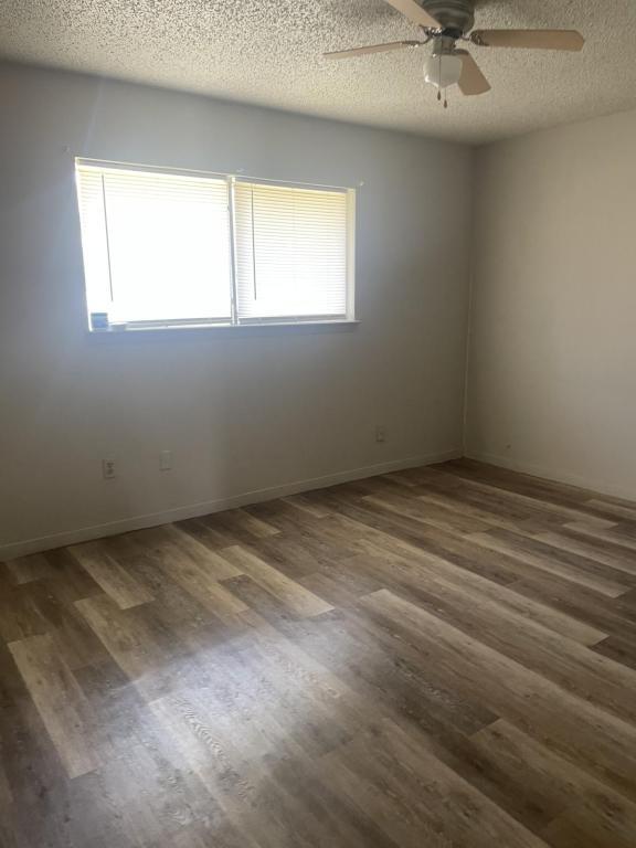 Foto del edificio - 2554 E Main St