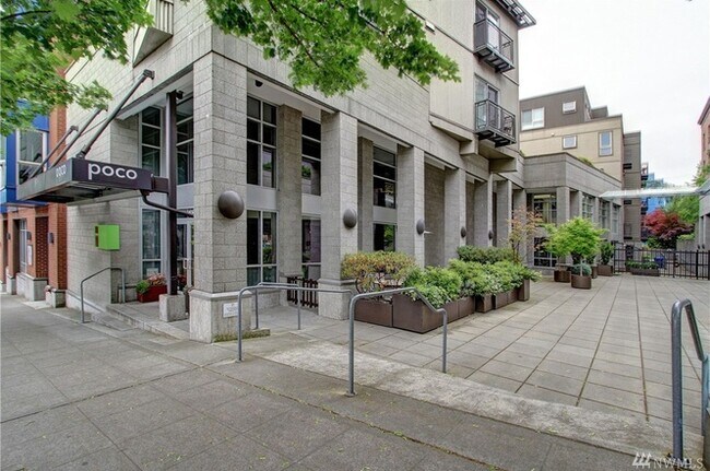 Foto del edificio - 1410 E Pine St