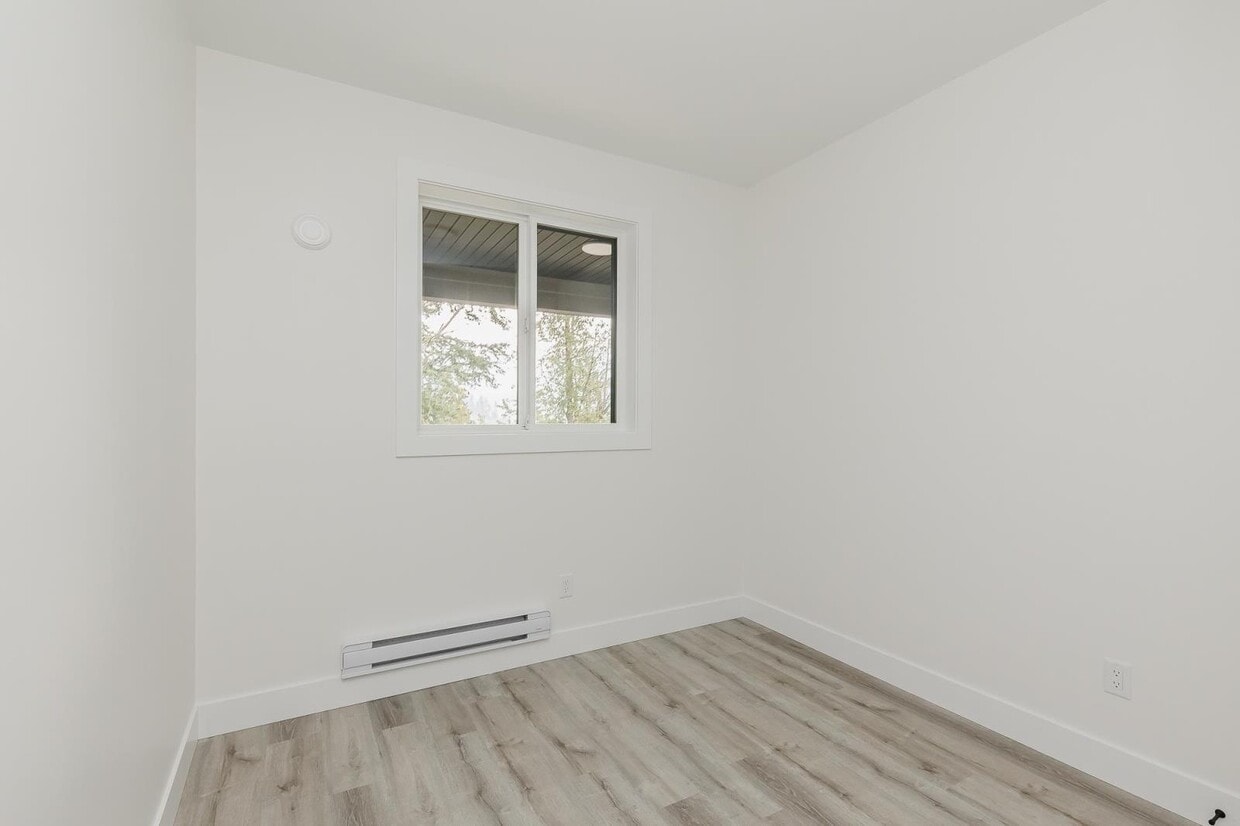 Building Photo - 5590 Crimson Ridge