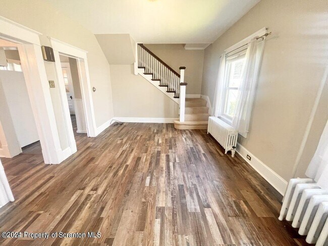 Building Photo - 2129 Brown Ave