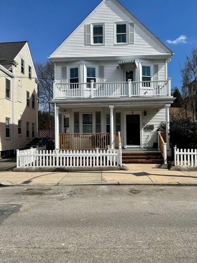 Building Photo - 11 Falkland St