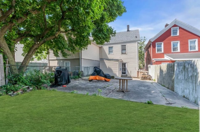 Foto del edificio - 86 McAdoo Ave